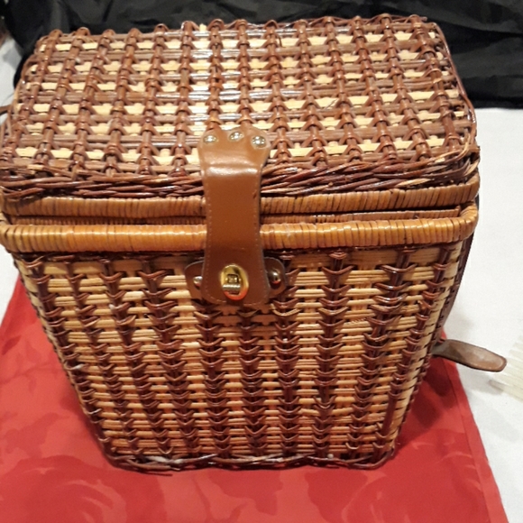 no brand Dining Old Fashioned Wicker Picnic Basket Set Poshmark